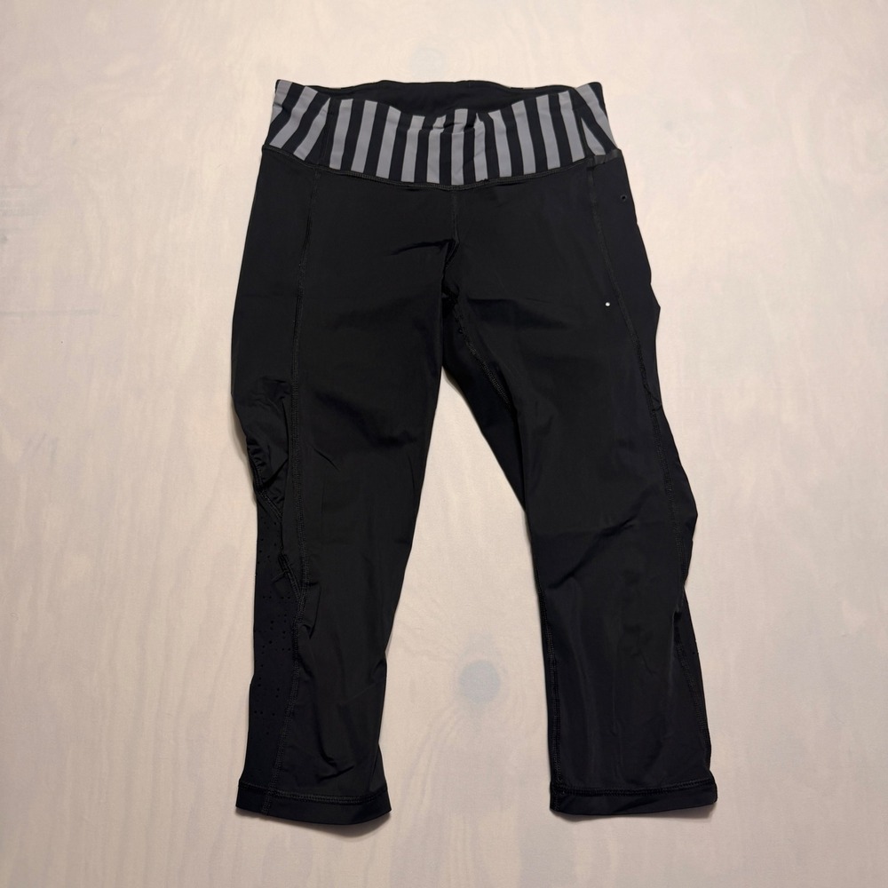 Lululemon Crop Leggings Womens 6 Black Grey Stripe Run Inspire II Vented